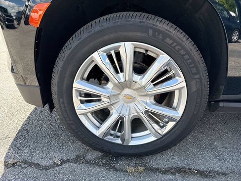 Used 2021 Chevrolet Tahoe High Country w/ Premium Package AWD/4WD image 6