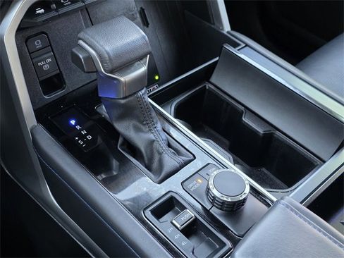 Used 2025 Toyota Sequoia Platinum image 17