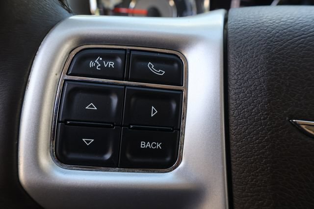 Used 2015 Chrysler Town & Country Touring FWD image 23