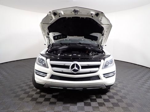 Used 2014 Mercedes-Benz GL 450 4MATIC image 9