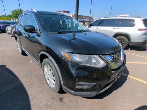 Used 2018 Nissan Rogue SV AWD/4WD image 3