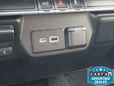 Used 2022 Chevrolet Silverado 2500 Custom w/ Custom Value Package image 33