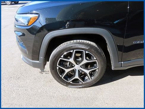Used 2024 Jeep Compass Limited AWD/4WD image 4