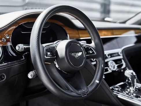 Used 2024 Bentley Flying Spur V8 AWD/4WD image 39