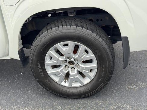Used 2022 Nissan Frontier SV AWD/4WD image 7