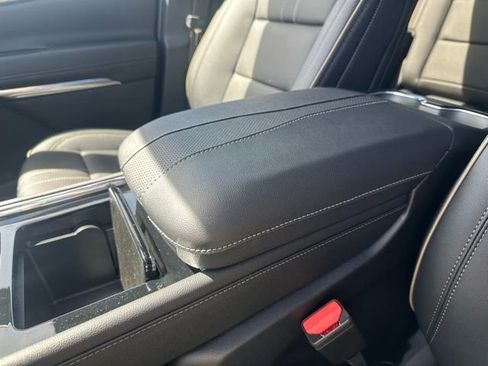 New 2026 Chevrolet Traverse High Country w/ LPO, Floor Liner Package AWD/4WD image 12