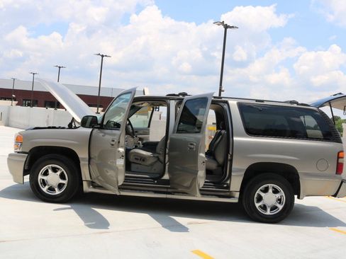 Used 2001 GMC Yukon XL Denali AWD/4WD image 76