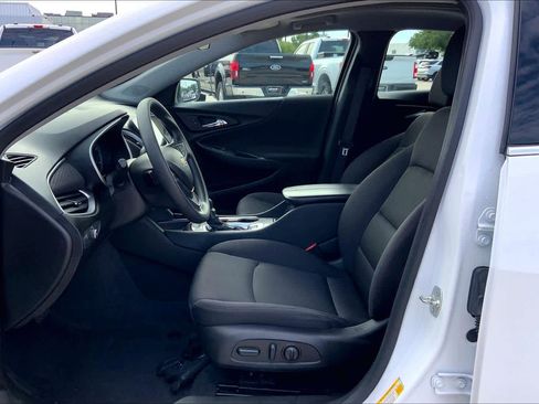 Used 2024 Chevrolet Malibu LT FWD image 8