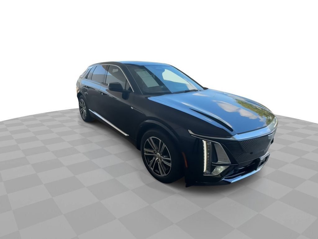 Certified 2024 Cadillac Lyriq Luxury AWD/4WD image 2