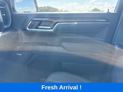 Used 2023 Chevrolet Silverado 1500 RST w/ Convenience Package II RWD image 9