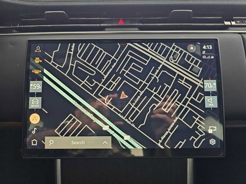 Used 2025 Land Rover Range Rover SE image 24