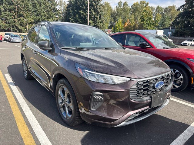 Used 2023 Ford Escape ST-Line w/ Tech Pack #1 AWD/4WD image 2