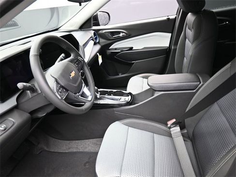 New 2026 Chevrolet Trax LT image 8