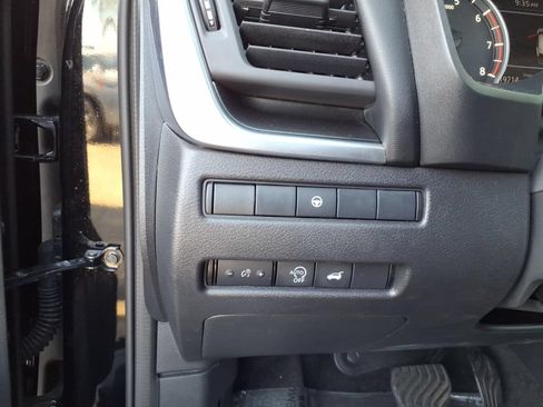 Certified 2025 Nissan Rogue SV FWD image 20