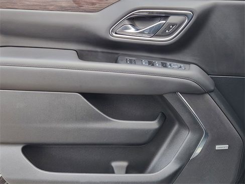 Used 2024 Chevrolet Tahoe Z71 w/ Luxury Package image 22