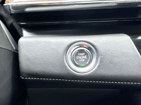 Used 2023 Cadillac Escalade ESV Premium Luxury Platinum image 22