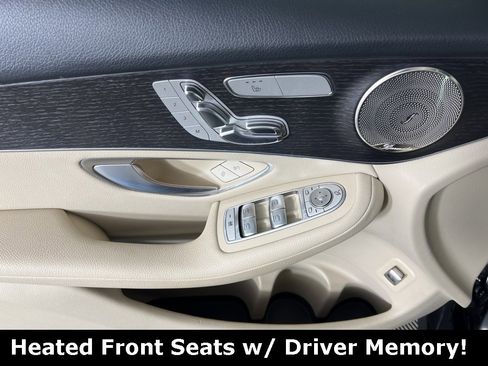 Used 2021 Mercedes-Benz GLC 300 4MATIC image 4