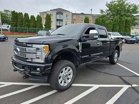 Used 2019 Ford F350 Platinum w/ FX4 Off-Road Package AWD/4WD image 2