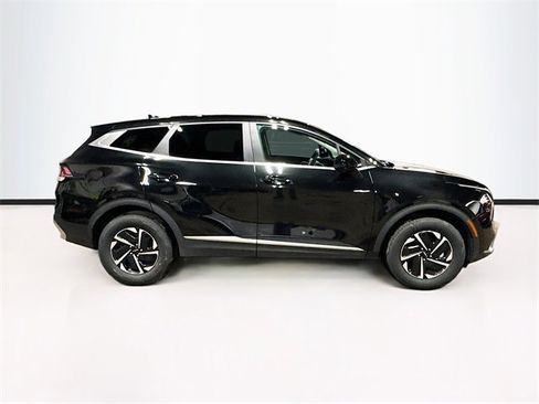 Used 2023 Kia Sportage LX image 8