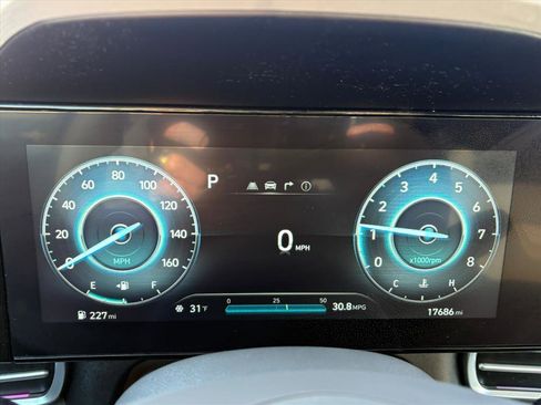 Certified 2024 Hyundai Elantra SEL image 8