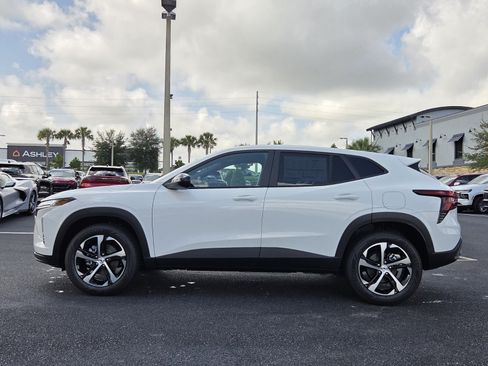 New 2026 Chevrolet Trax RS w/ Sunroof Package FWD image 3