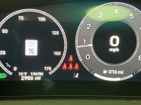 Used 2025 Porsche Cayenne Coupe image 17