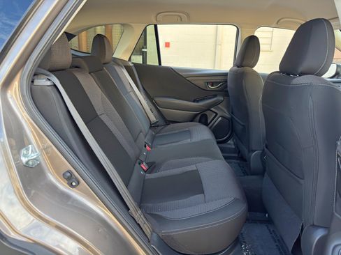 Used 2024 Subaru Outback Premium AWD/4WD image 38