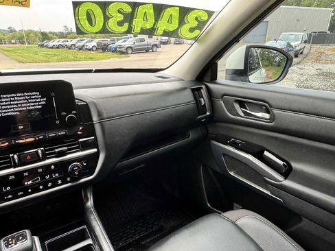 Used 2023 Nissan Pathfinder SL AWD/4WD image 23