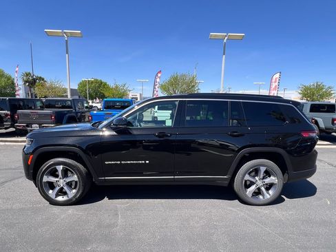 New 2026 Jeep Grand Cherokee L Limited w/ Luxury Tech Group II AWD/4WD image 3