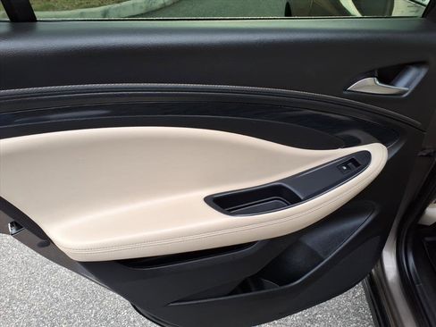 Used 2017 Buick Envision Essence image 21