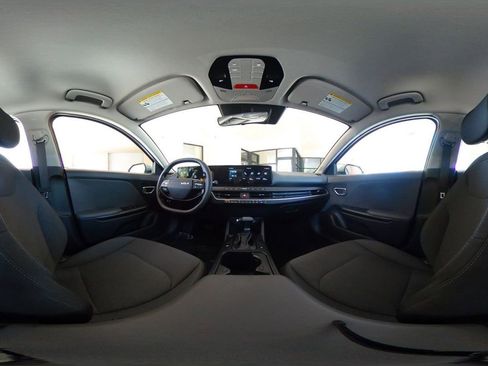 Used 2025 Kia K4 LXS FWD image 41