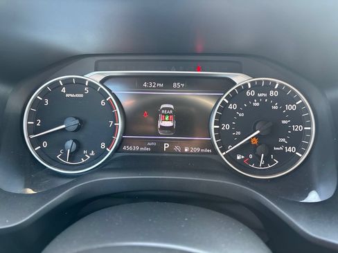 Used 2024 Nissan Rogue SV AWD/4WD image 13