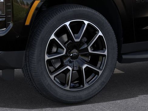 New 2026 Chevrolet Suburban RST w/ RST Capability Package AWD/4WD image 9