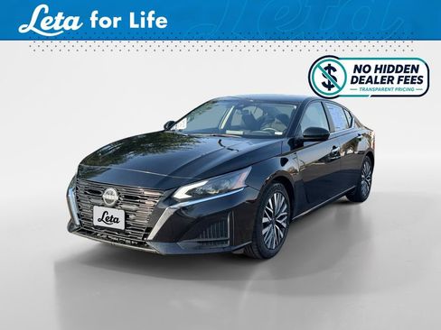 Used 2023 Nissan Altima 2.5 SV FWD image 1