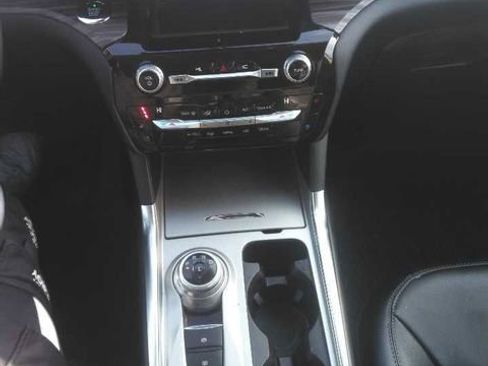 Used 2021 Ford Explorer Limited w/ Equipment Group 301A image 5