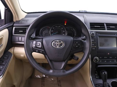 Used 2015 Toyota Camry LE FWD image 13