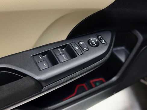 Used 2018 Honda Civic Sport image 13