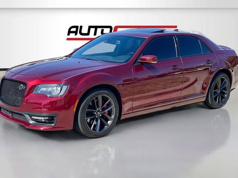 Used 2023 Chrysler 300 C RWD image 3
