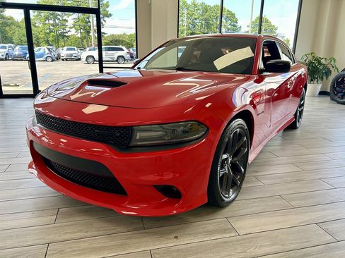 Used 2020 Dodge Charger R/T w/ Blacktop Package RWD image 3