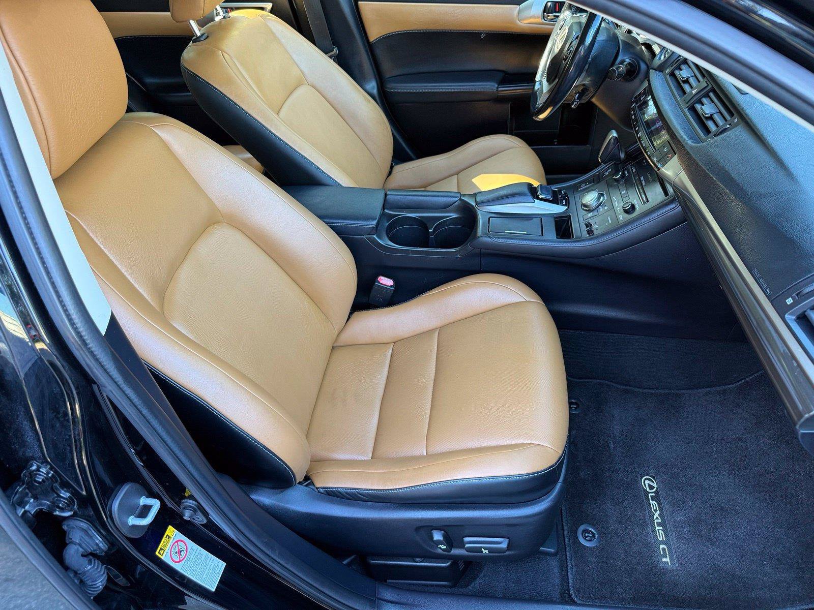 Used 2016 Lexus CT 200h w/ Navigation Package FWD image 18