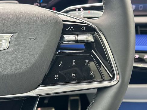 New 2026 Cadillac Optiq Luxury 1 image 6
