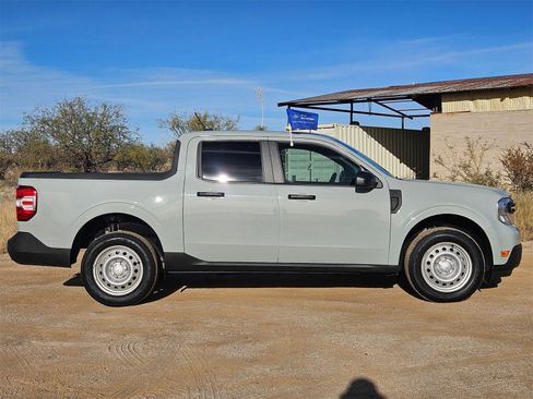 Certified 2024 Ford Maverick XL image 4