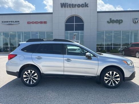 Used 2017 Subaru Outback 2.5i Limited image 9