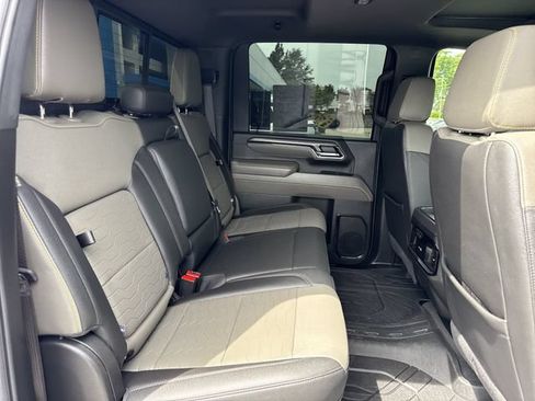Used 2024 Chevrolet Silverado 2500 ZR2 w/ Technology Package AWD/4WD image 33