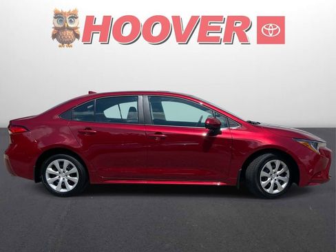 Used 2025 Toyota Corolla LE FWD image 2