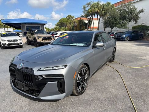 Used 2023 BMW 760i xDrive w/ Executive Package AWD/4WD image 2