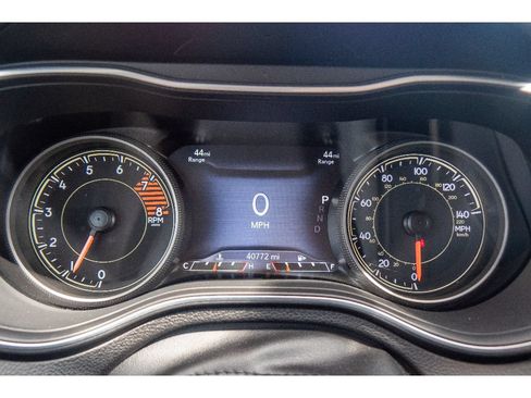 Used 2022 Jeep Cherokee Latitude Lux AWD/4WD image 22