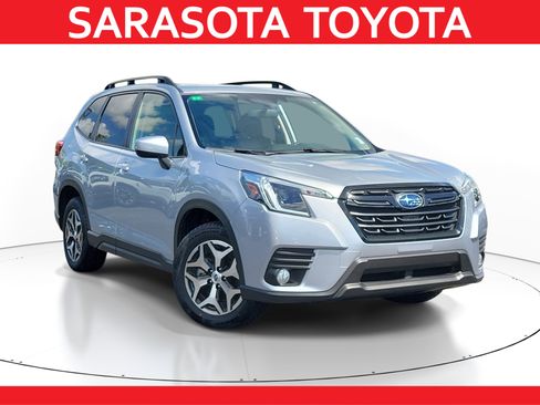 Used 2023 Subaru Forester Premium AWD/4WD image 1