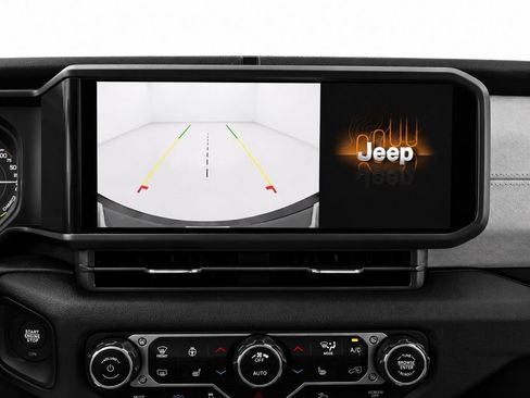 Used 2024 Jeep Wrangler Unlimited w/ Convenience Group AWD/4WD image 30
