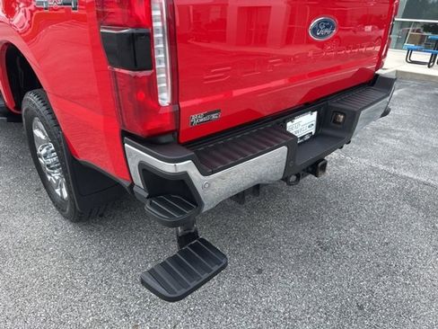 Used 2024 Ford F250 Lariat w/ Chrome Package image 24